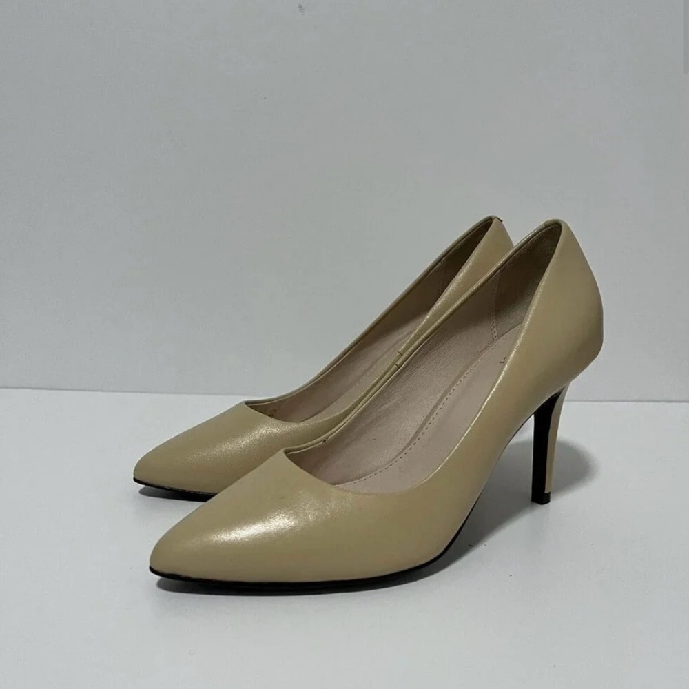 Cole Haan Nude Pointed Toe Career Work Classic Pump Heels Size 6.5